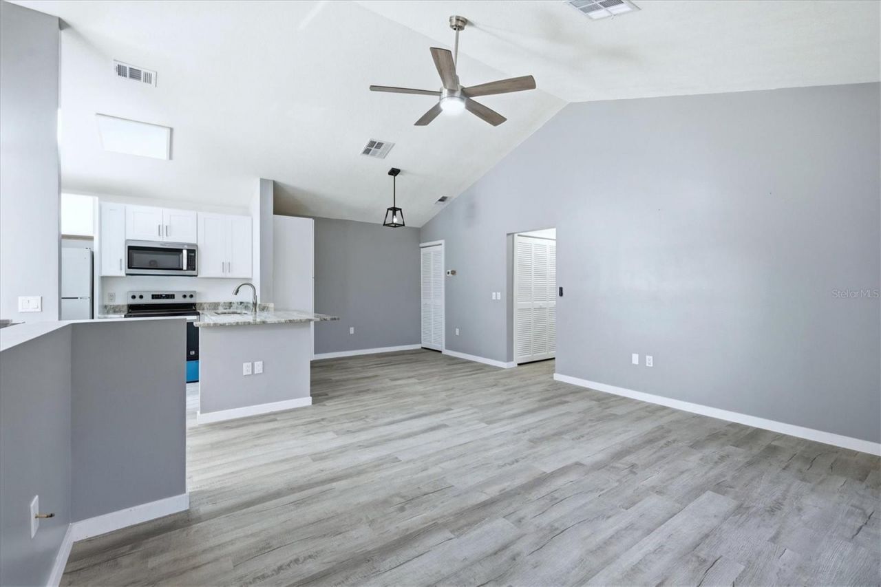 5651 Gardens Drive, Unit 5651, Sarasota, FL 34243 Photo