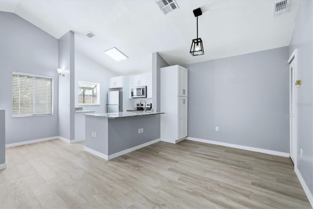 5651 Gardens Drive, Unit 5651, Sarasota, FL 34243 Photo