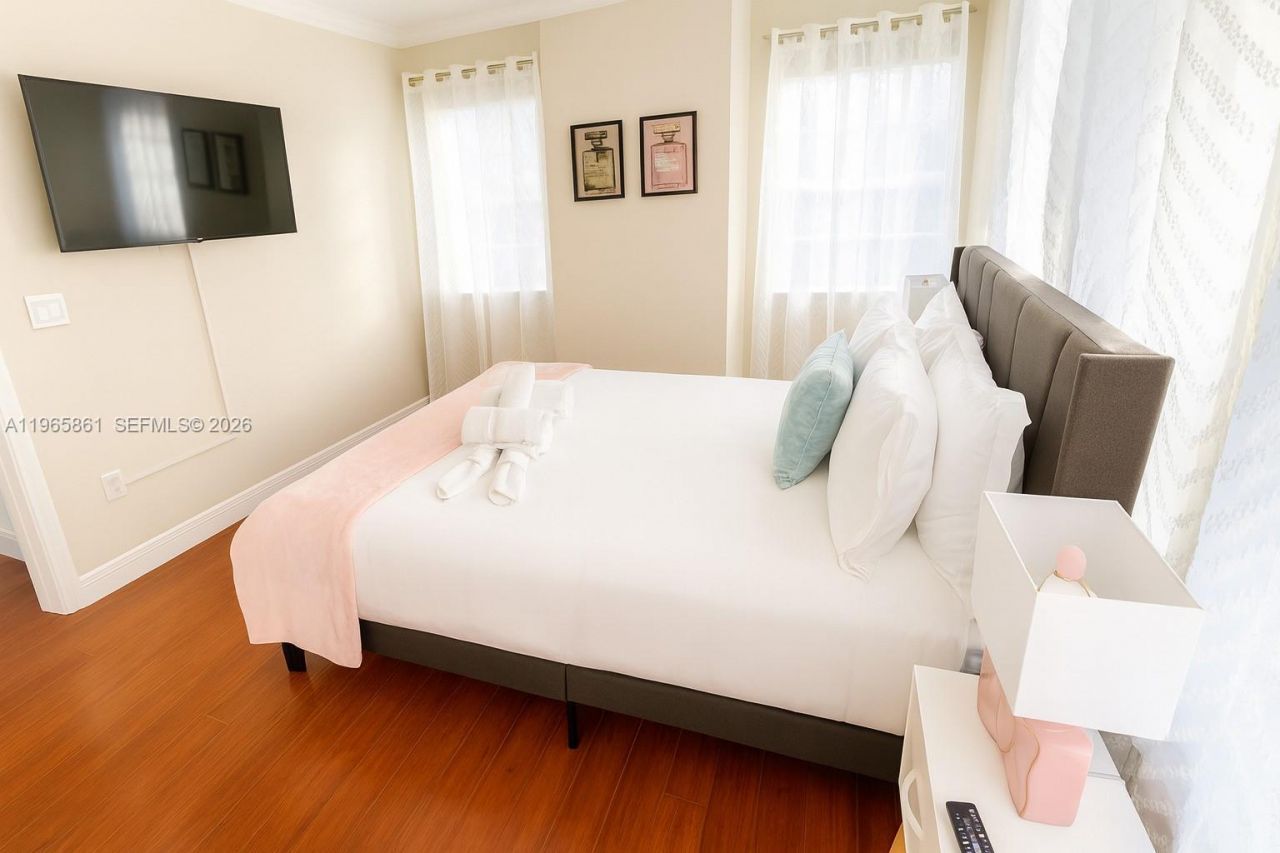 1545 NW 8th Ter, Miami, FL 33125 Photo