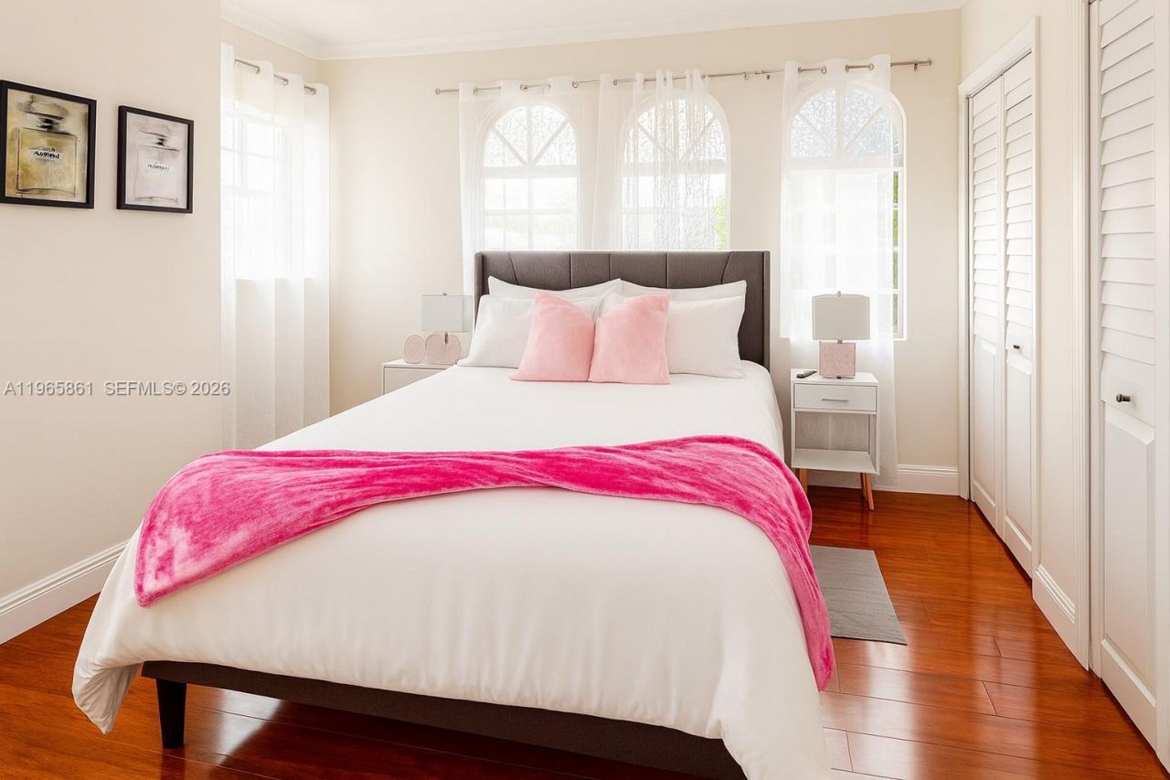 1545 NW 8th Ter, Miami, FL 33125 Photo