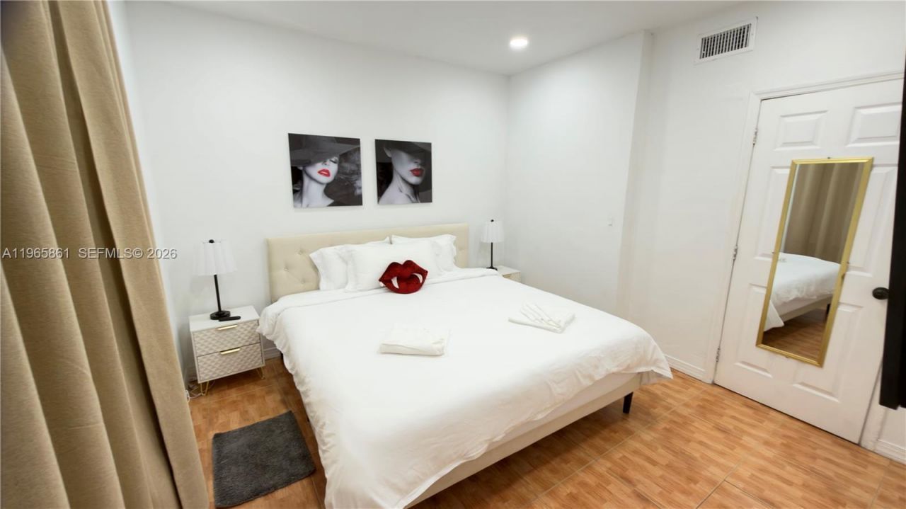 1545 NW 8th Ter, Miami, FL 33125 Photo