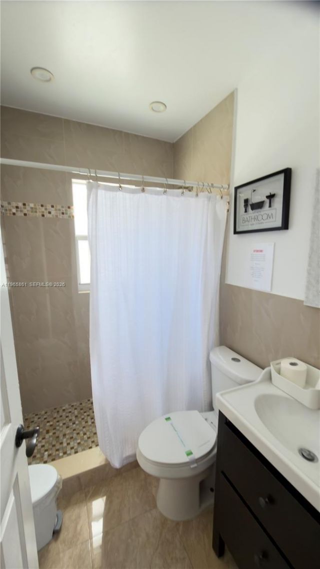 1545 NW 8th Ter, Miami, FL 33125 Photo