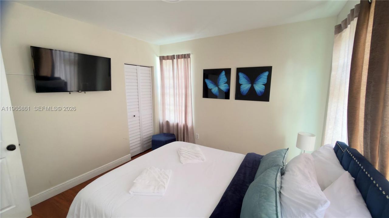 1545 NW 8th Ter, Miami, FL 33125 Photo