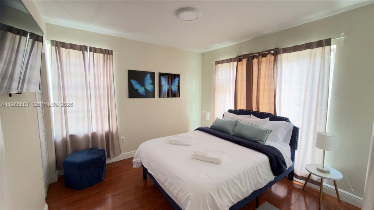 1545 NW 8th Ter, Miami, FL 33125 Photo