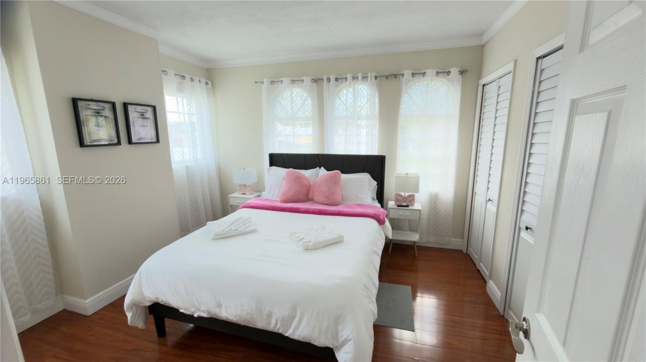 1545 NW 8th Ter, Miami, FL 33125 Photo