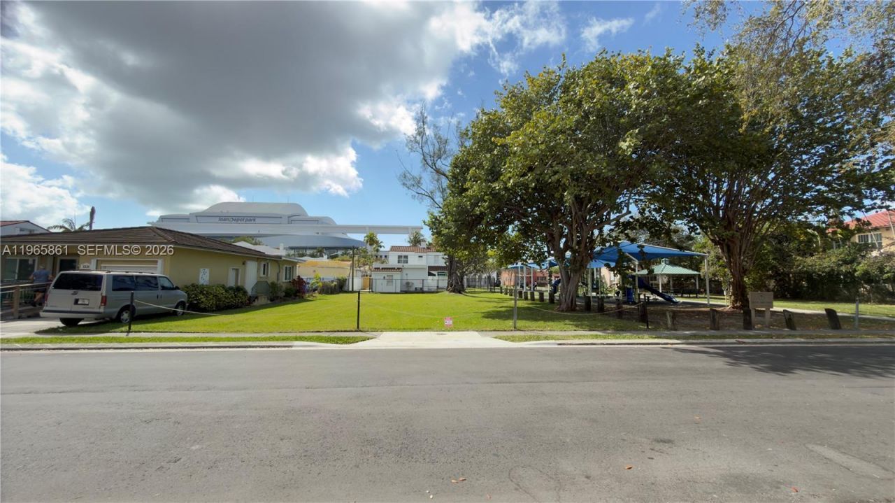 1545 NW 8th Ter, Miami, FL 33125 Photo