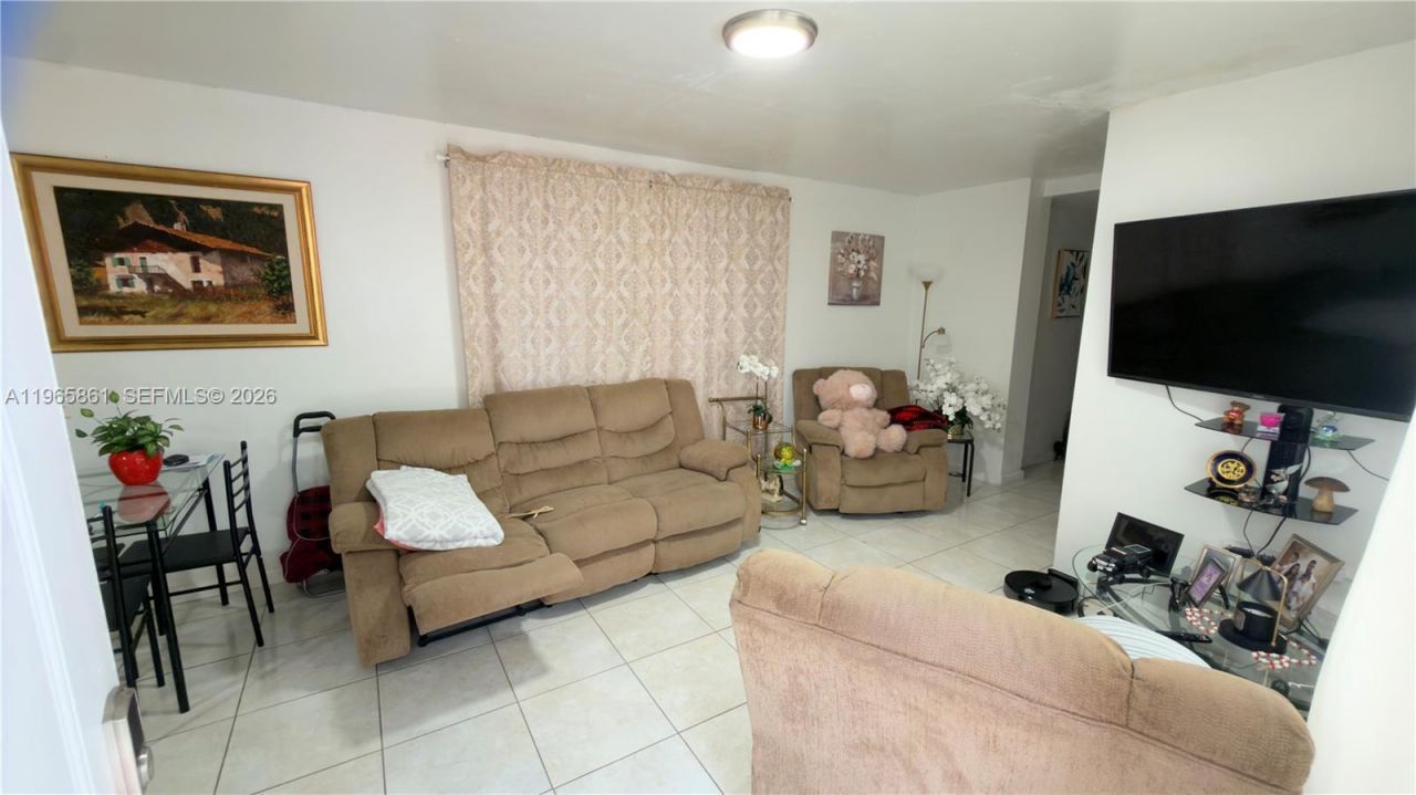 1545 NW 8th Ter, Miami, FL 33125 Photo