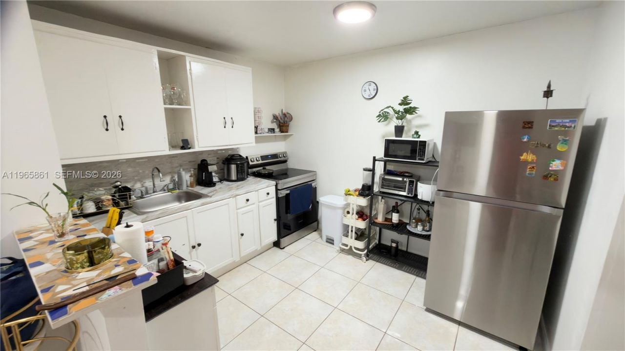 1545 NW 8th Ter, Miami, FL 33125 Photo