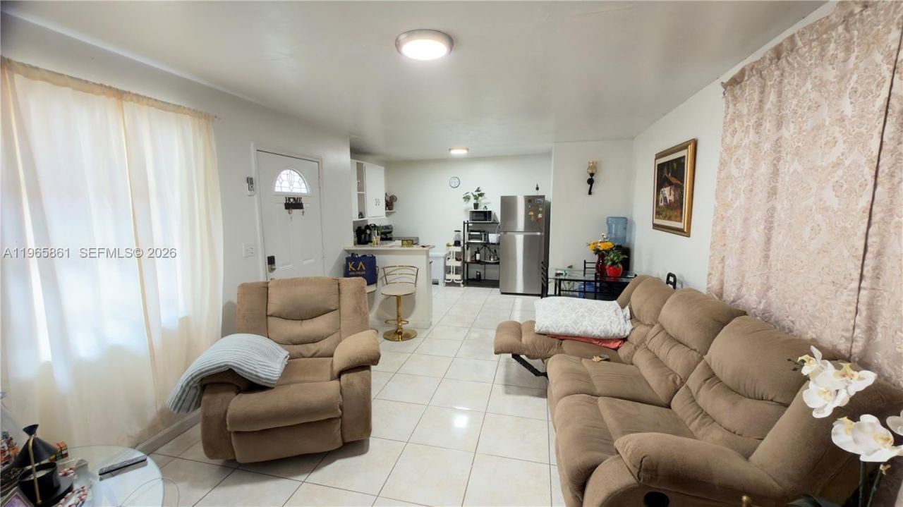 1545 NW 8th Ter, Miami, FL 33125 Photo