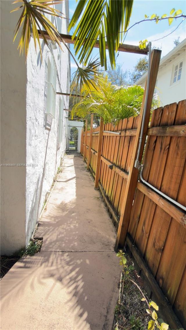 1545 NW 8th Ter, Miami, FL 33125 Photo