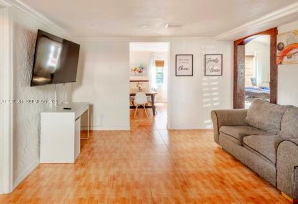 1545 NW 8th Ter, Miami, FL 33125 Photo