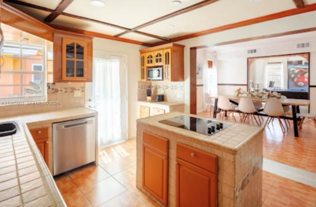 1545 NW 8th Ter, Miami, FL 33125 Photo