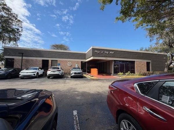 7301 NW 4th St, Unit 104, Plantation, FL 33317