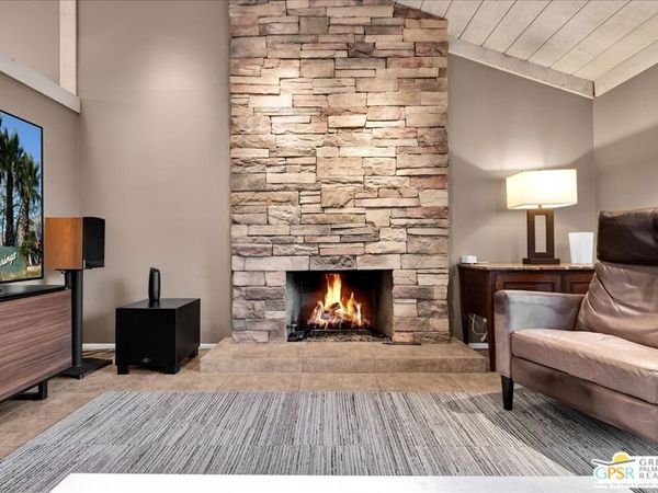 2355 S Gene Autry Trail, Unit D, Palm Springs, CA 92264