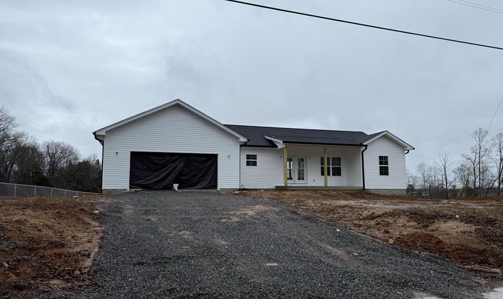 310 Johnson Chapel Road, Sparta, TN 38583 Main Photo