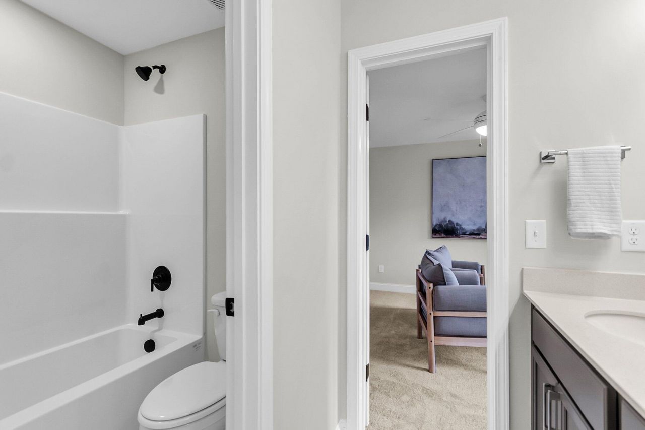 806 Abbey Gardens Lane Photo 11