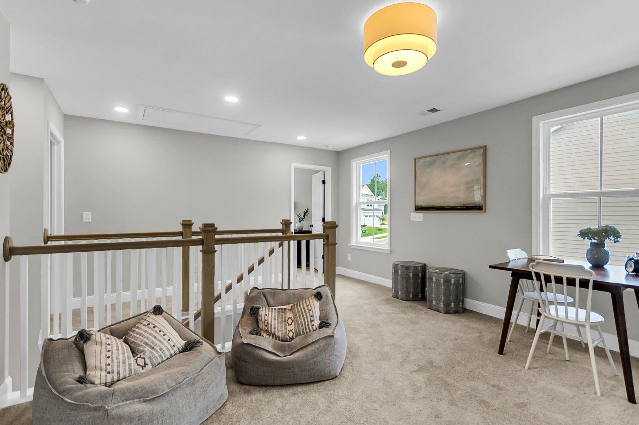 806 Abbey Gardens Lane Photo 4