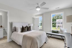 806 Abbey Gardens Lane photo 4