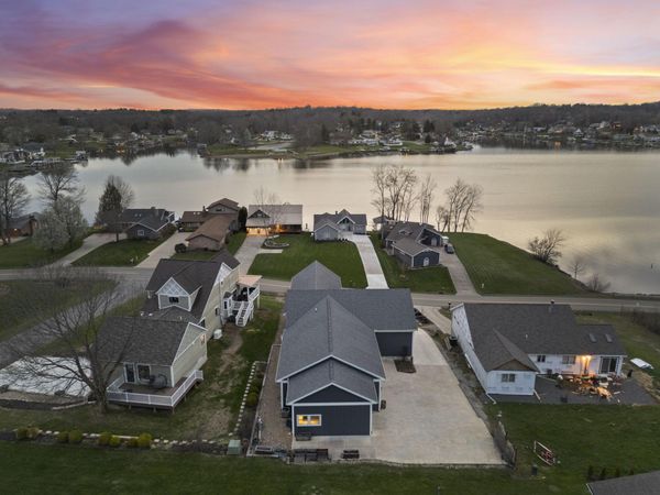 4006 Apple Valley Drive, Howard, OH 43028