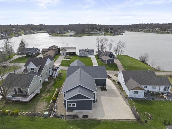 4006 Apple Valley Drive, Howard, OH 43028