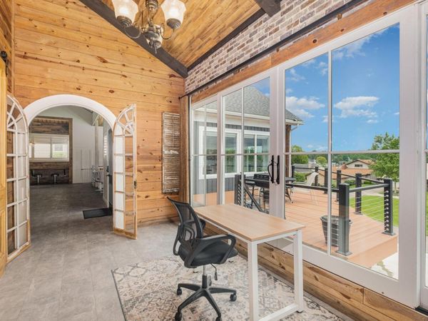 4006 Apple Valley Drive, Howard, OH 43028