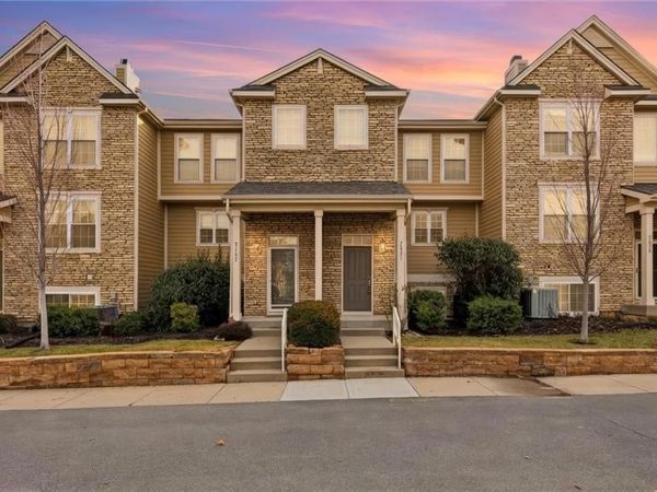 7671 W 158th Terrace, Overland Park, KS 66223