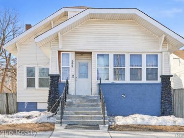 5834 Wayne Road, Romulus, MI 48174