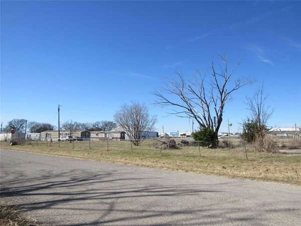 207 Newell Drive, Hudson Oaks, TX 76087