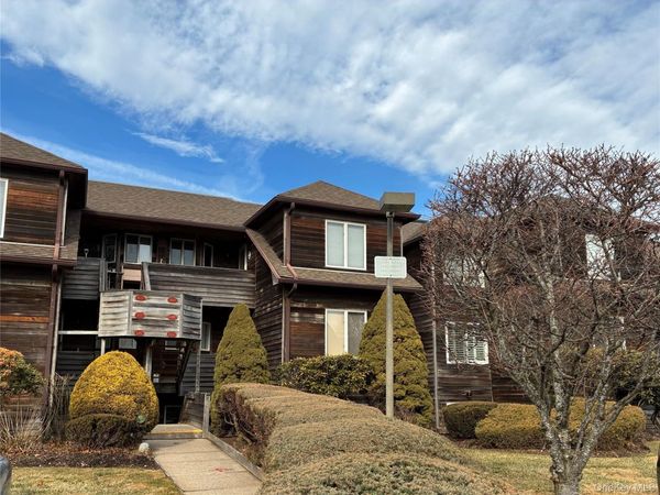 609 Fox Hill Drive, Baiting Hollow, NY 11933