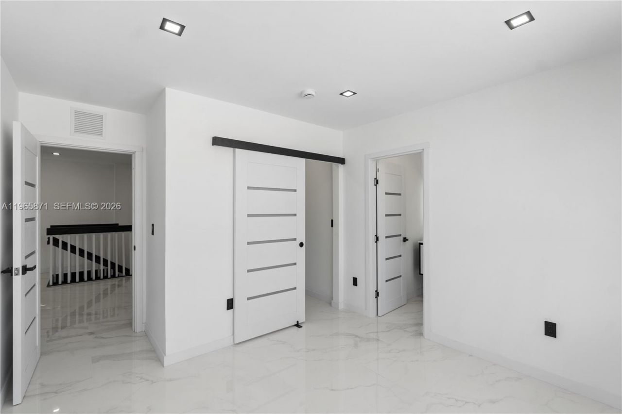 1644 NW 8th Ter, Miami, FL 33125 Photo