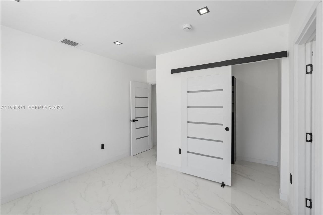 1644 NW 8th Ter, Miami, FL 33125 Photo