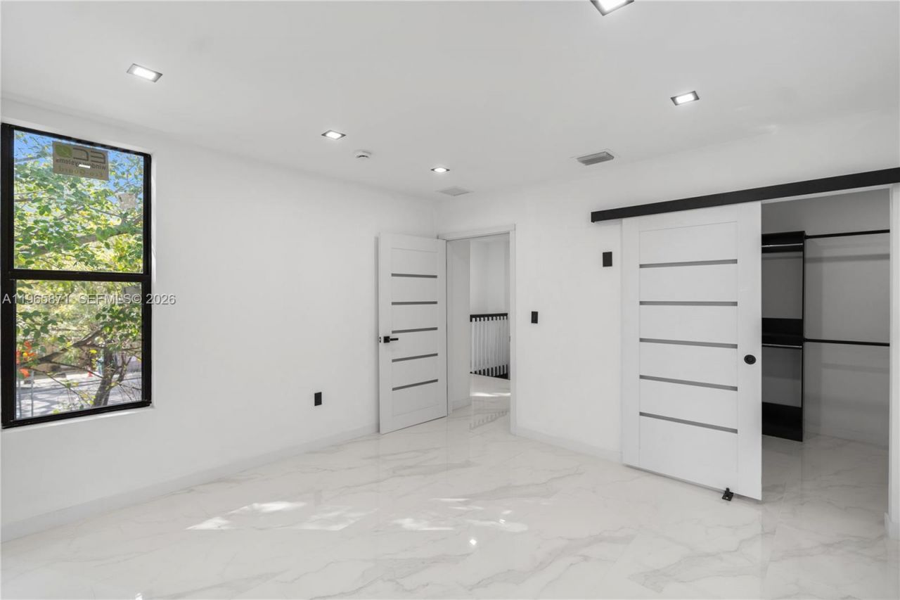 1644 NW 8th Ter , Miami, FL 33125 Photo