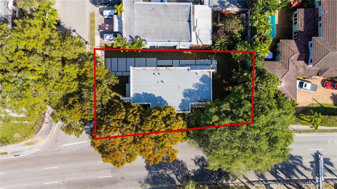 1644 NW 8th Ter , Miami, FL 33125 Photo