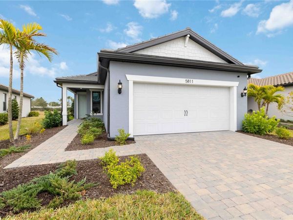 5811 SILVERSIDE PINE COURT, LAKEWOOD RANCH, FL 34211