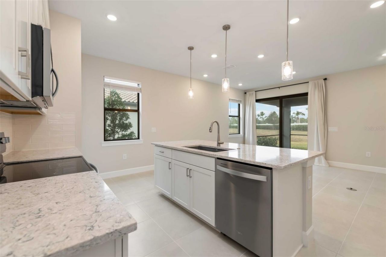 5811 Silverside Pine Court, Lakewood Ranch, FL 34211 Photo