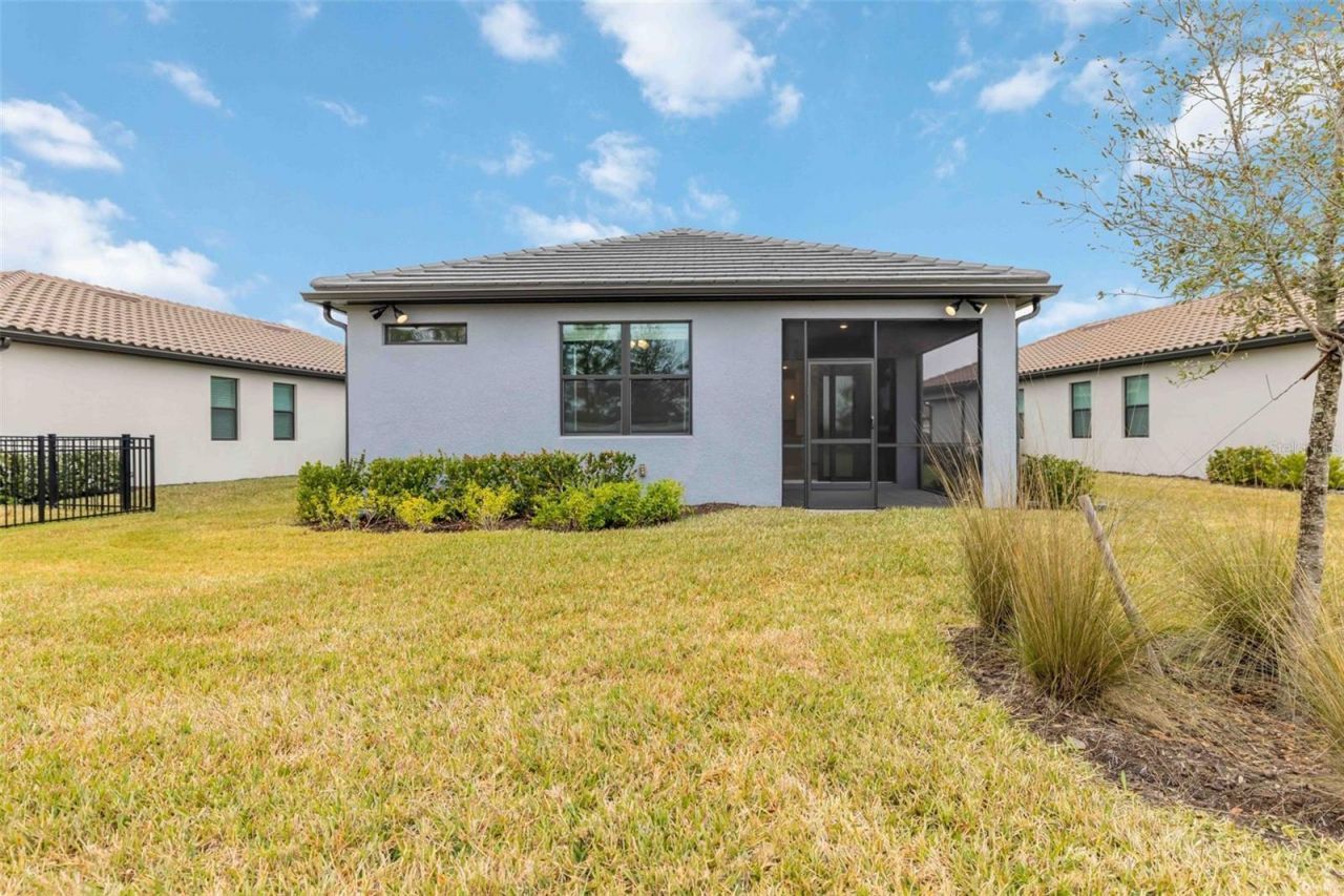 5811 Silverside Pine Court, Lakewood Ranch, FL 34211 Photo
