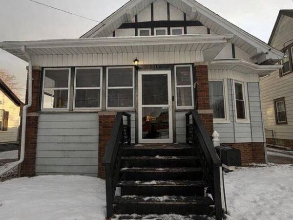 2215 W High STREET, Racine, WI 53404