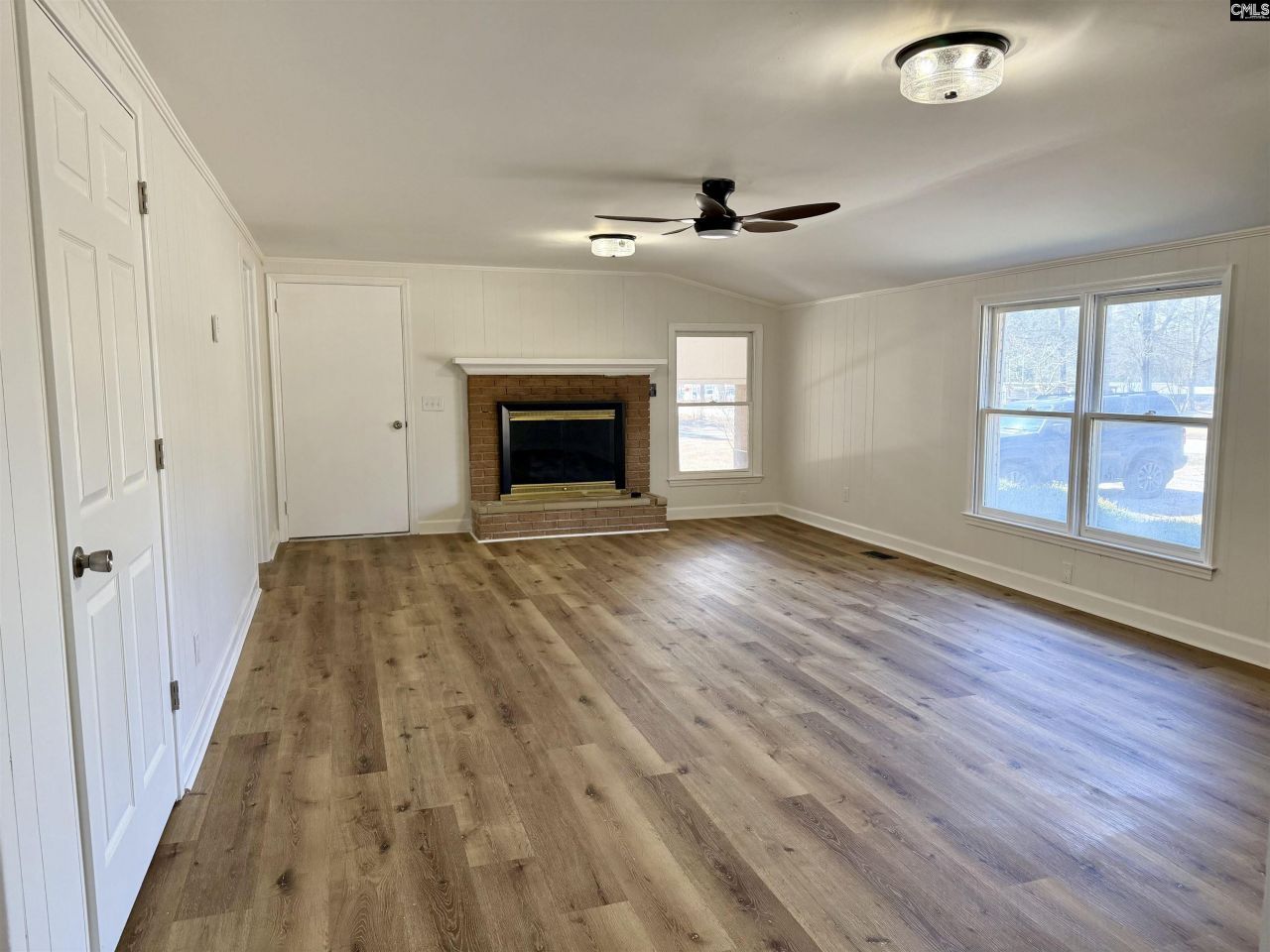 301 Amicks Ferry  Photo 8