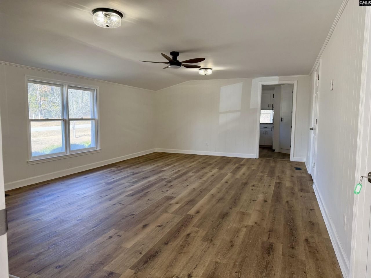 301 Amicks Ferry  Photo 9