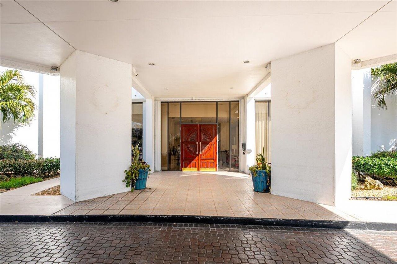 9950 S Ocean Drive, Unit 604, Jensen Beach, FL 34957 Photo