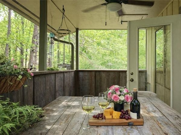 1509 Woodcliff Drive NE, Sandy Springs, GA 30329