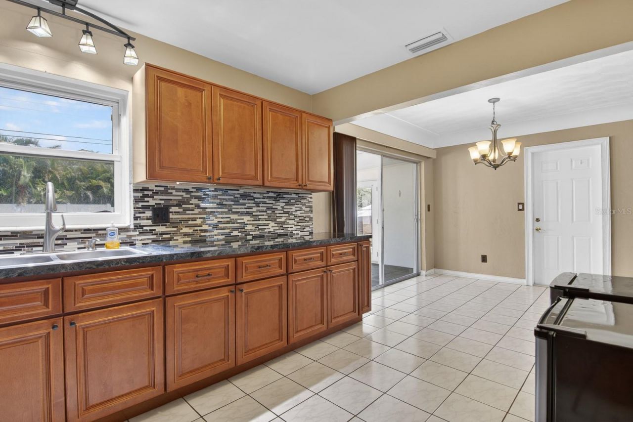 1901 Winchester Road N, Saint Petersburg, FL 33710 Photo