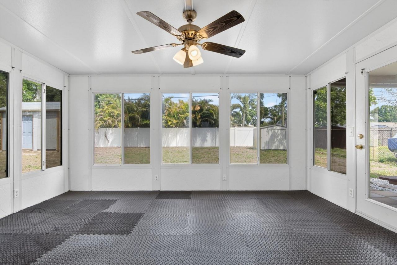 1901 Winchester Road N, Saint Petersburg, FL 33710 Photo