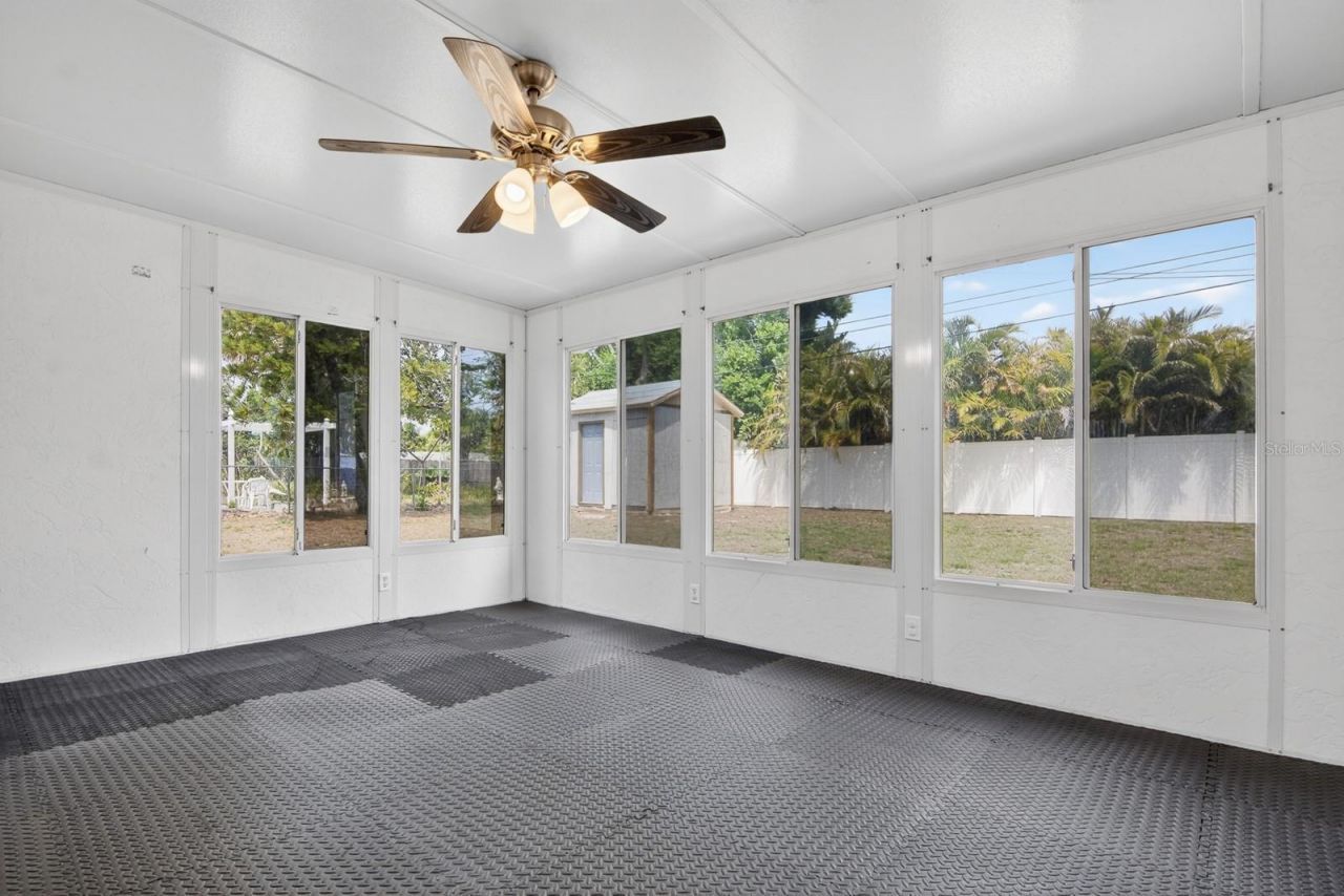 1901 Winchester Road N, Saint Petersburg, FL 33710 Photo