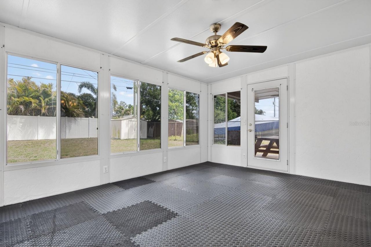 1901 Winchester Road N, Saint Petersburg, FL 33710 Photo
