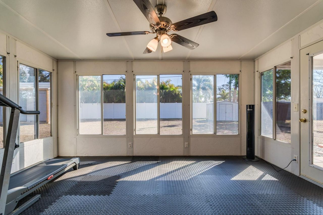 1901 Winchester Road N, Saint Petersburg, FL 33710 Photo