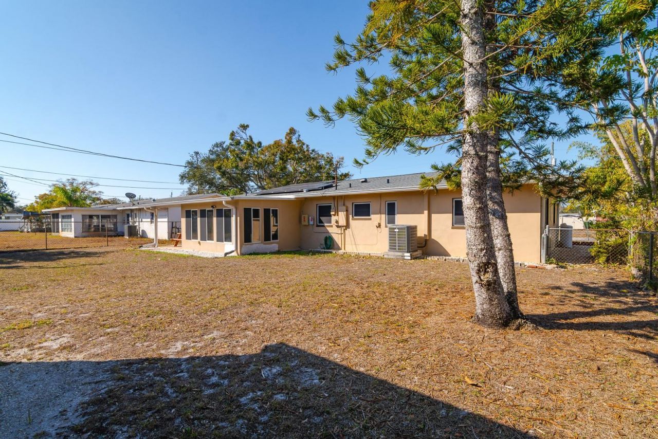 1901 Winchester Road N, Saint Petersburg, FL 33710 Photo