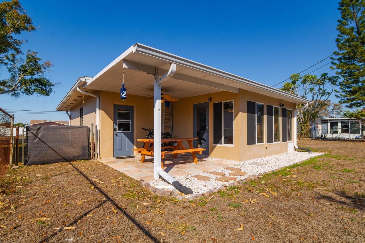 1901 Winchester Road N, Saint Petersburg, FL 33710 Photo