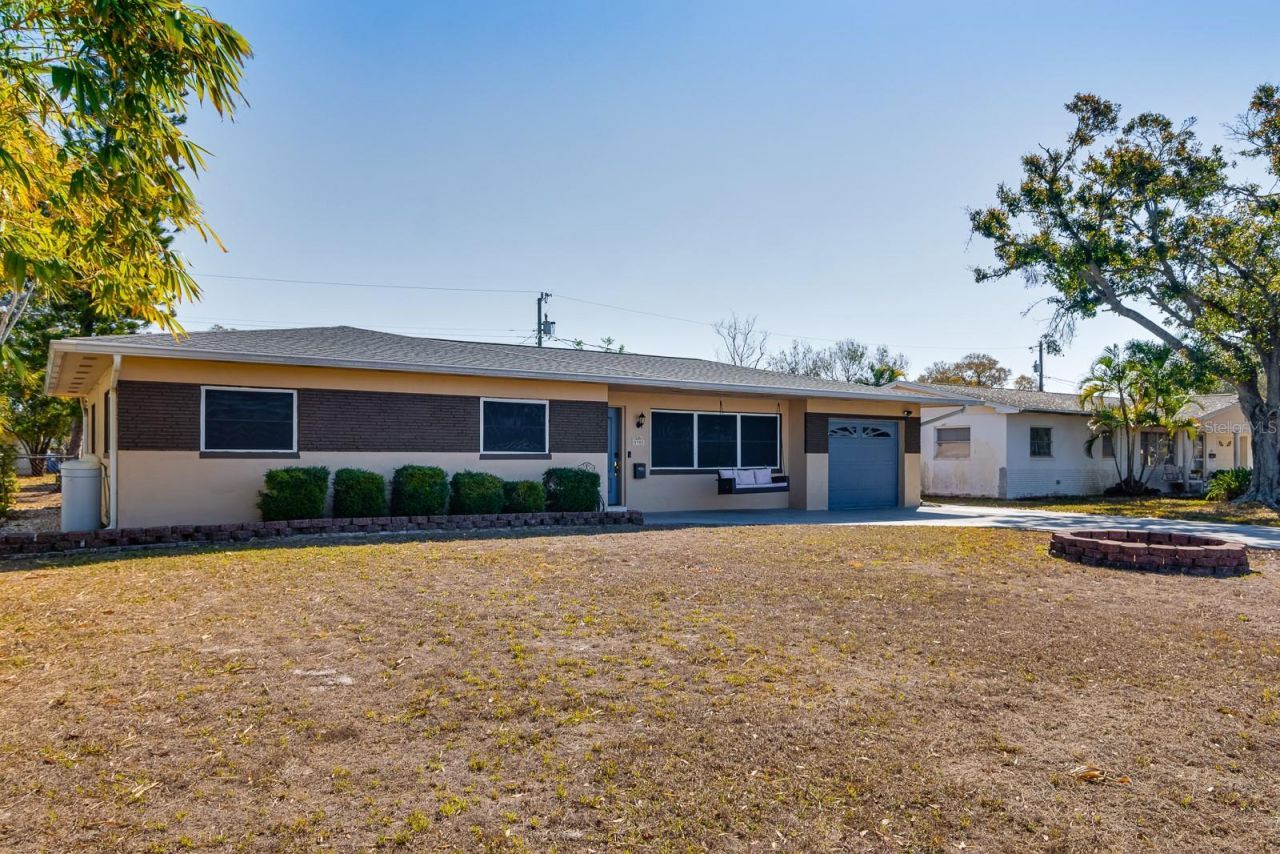 1901 Winchester Road N, Saint Petersburg, FL 33710 Photo