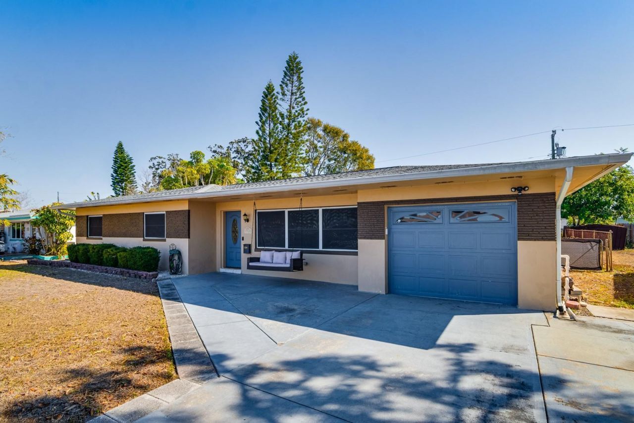 1901 Winchester Road N, Saint Petersburg, FL 33710 Photo